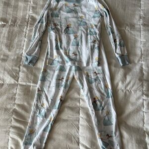 Pottery barn kids Disney frozen pajamas size 6